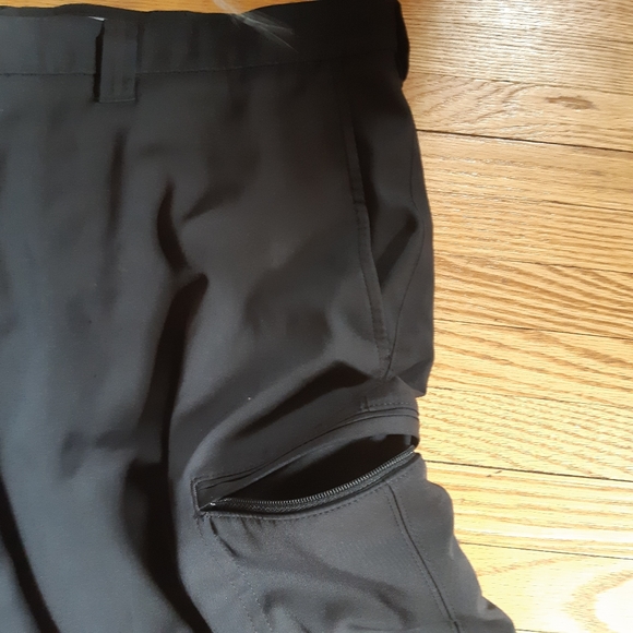 Callaway black zip and button fly seven pocket design silky golf shorts Size 40 - Picture 4 of 9